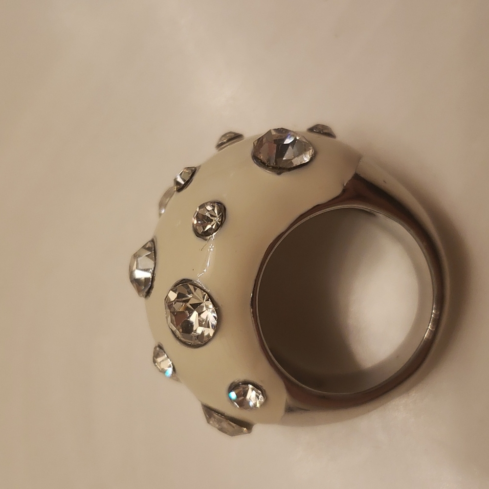 Ring 💍 - Picture 5 of 9